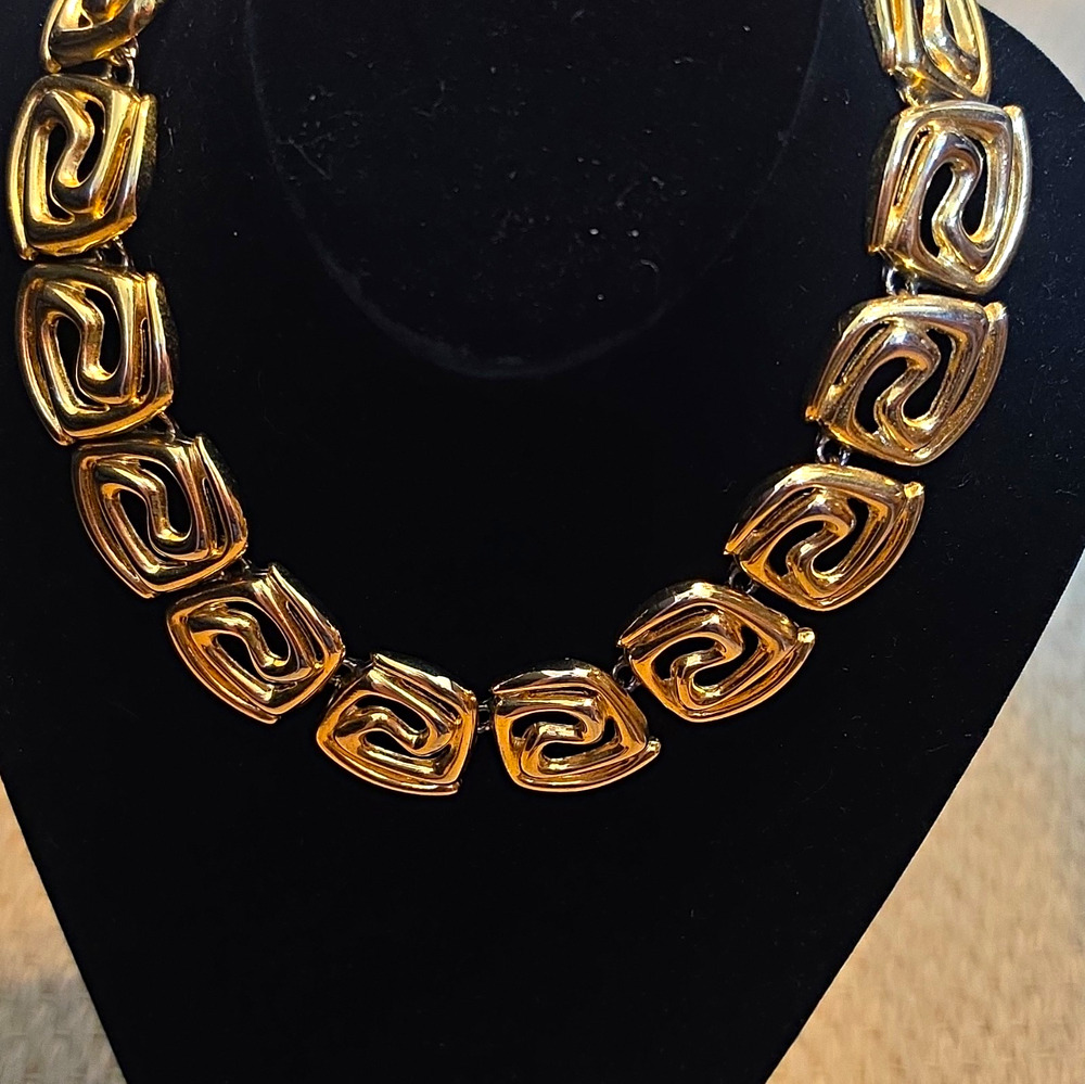 Anne Klein Signed Gold Tone Statement Link Chain Necklace Toggle Closure 18"
